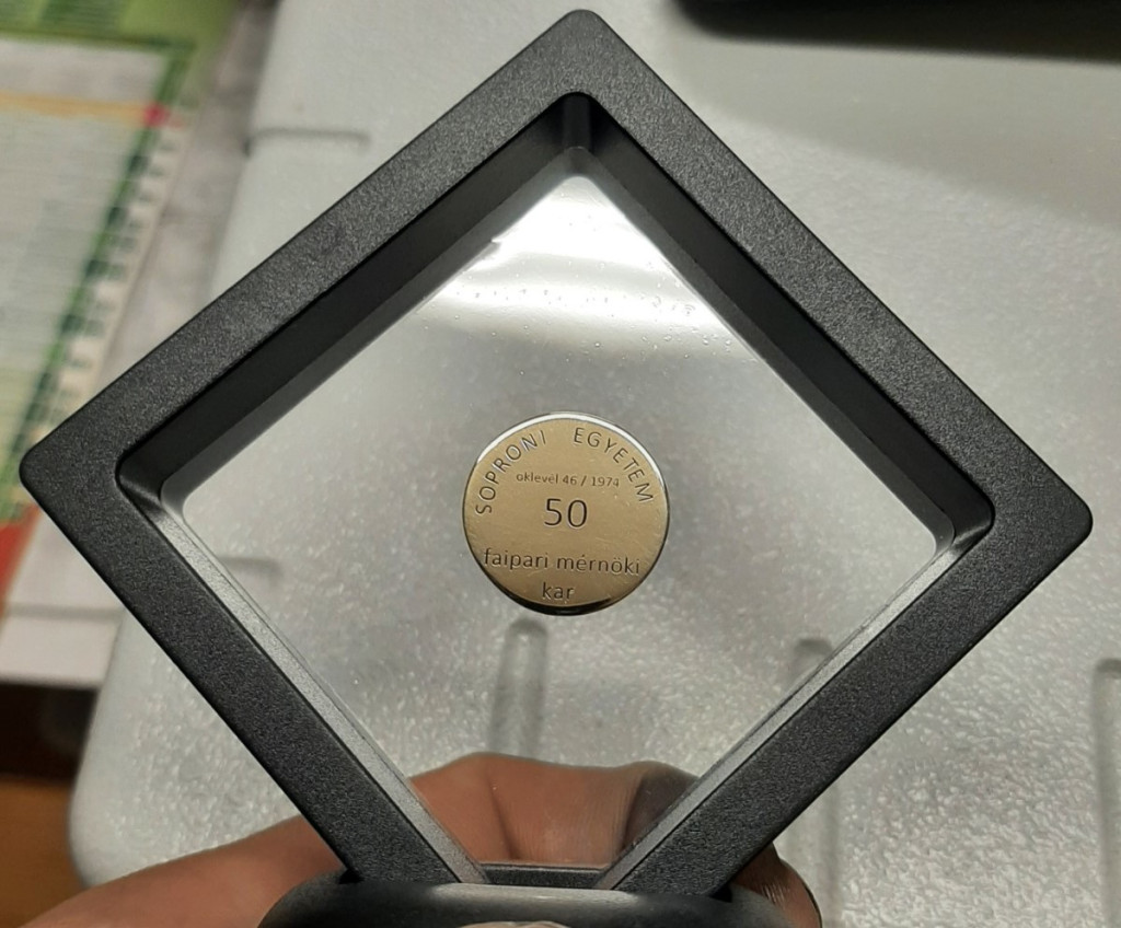   14K arany érem fémjelezve - 2 cm átmérővel, 2mm vastagságban