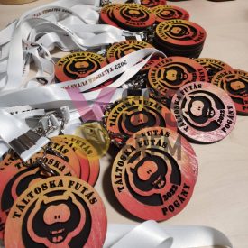   Dupla rétegelt lemezből készült fémhatású fa egyedi érem