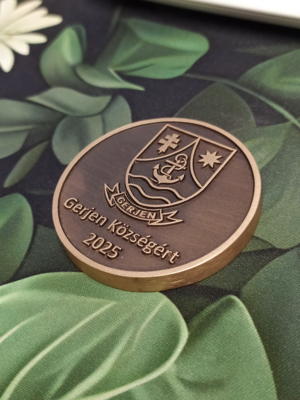 CNC mart bronz érem 7 cm-es méretben 