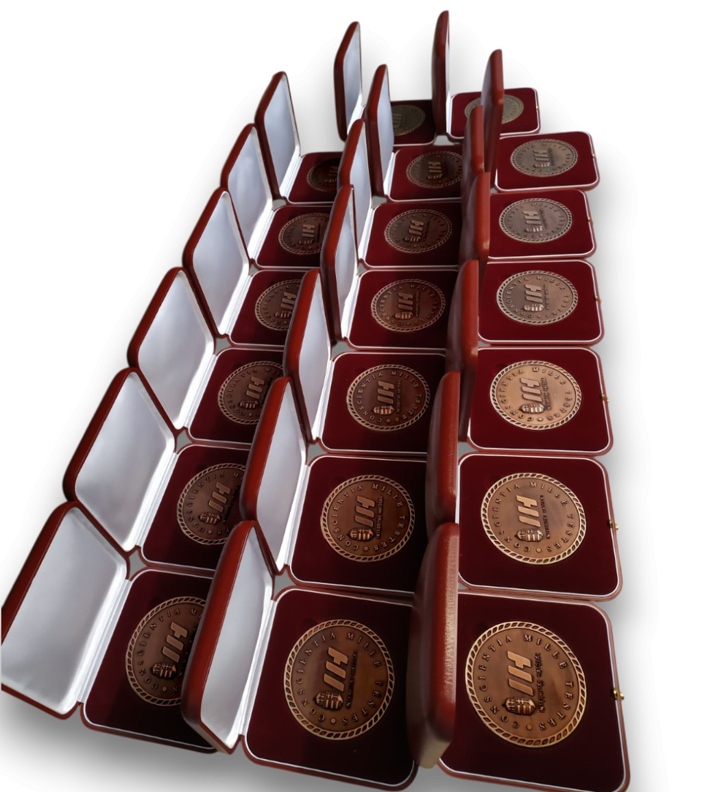 CNC mart bronz érem 7 cm-es méretben 