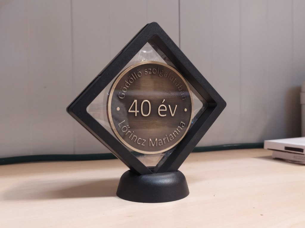 CNC mart réz érem 5 cm-es méretben 