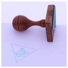 6x6 cm-es egyedi gumibélyegző készítése fa nyéllel - négyzet alakú