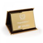 Egyedi felirattal ellátott  plakett fa tartóban 20x16 cm