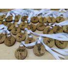 Tömör tölgyfából készült egyedi érem