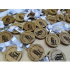 Tömör tölgyfából készült egyedi érem