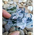 UV nyomtatott, 8 cm-es, egyedi alakban vágott plexi érem