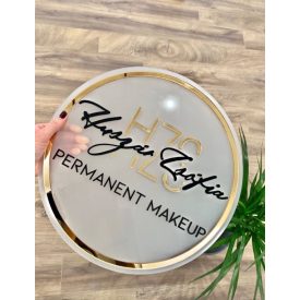 Egyedi plexi tábla - Cégér készítés