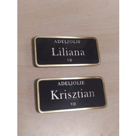 egyedi szinesfém Téglalap kitűző 4x4 cm méretig
